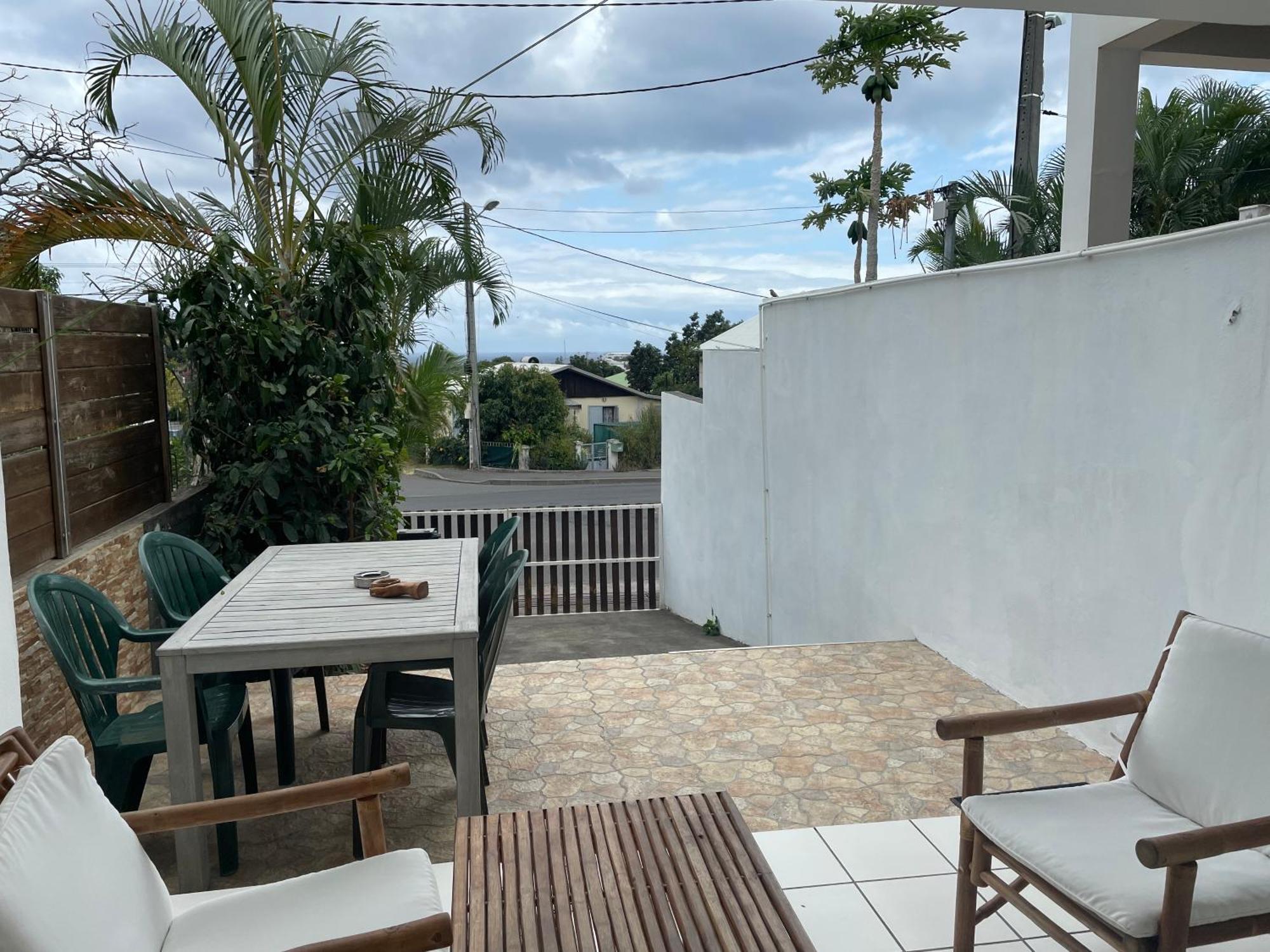 Studio 40M2 Saint Gilles Les Bains Exteriör bild